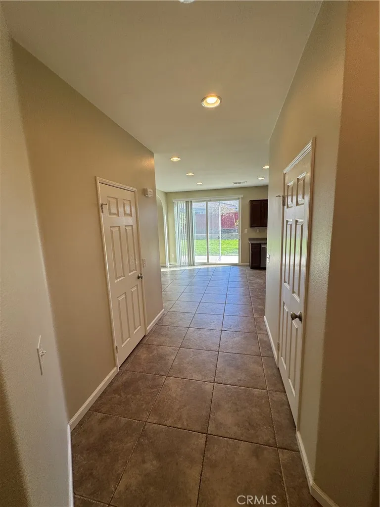 29101 Springshores Drive, Menifee, California 92585 home-pic-17